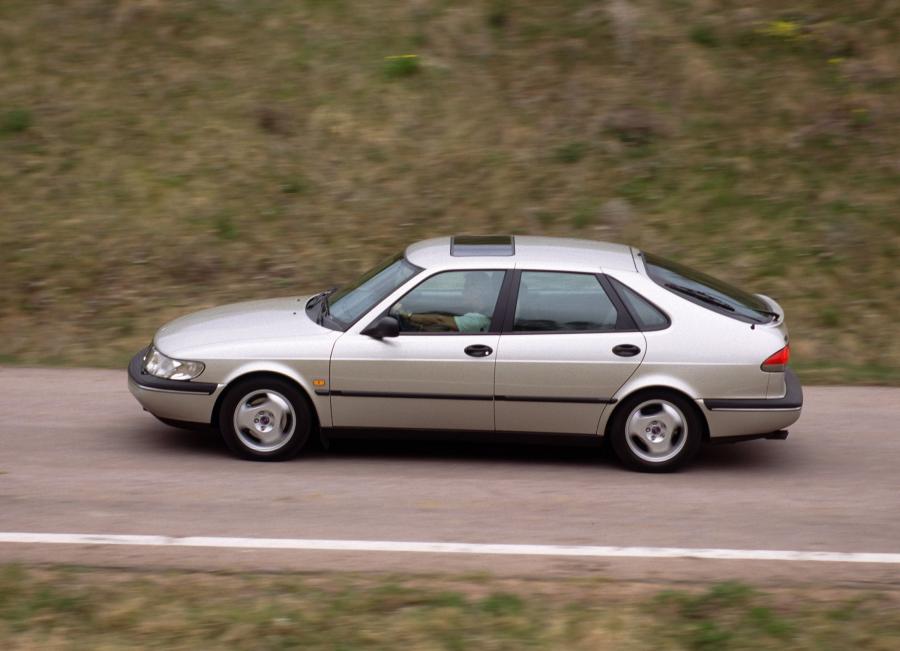  Saab 900 1993 года  (фото 11 из 22)